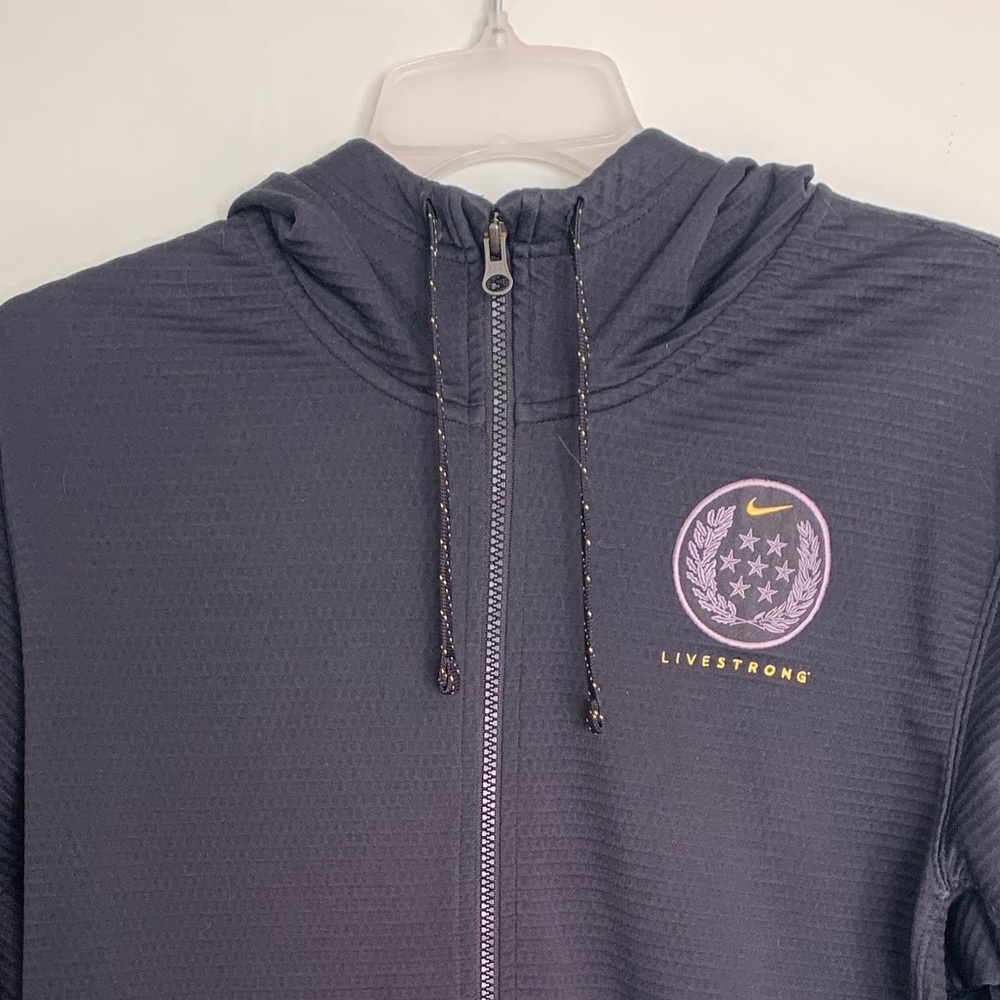 NIKE LIVESTRONG HOODIE with bracelet